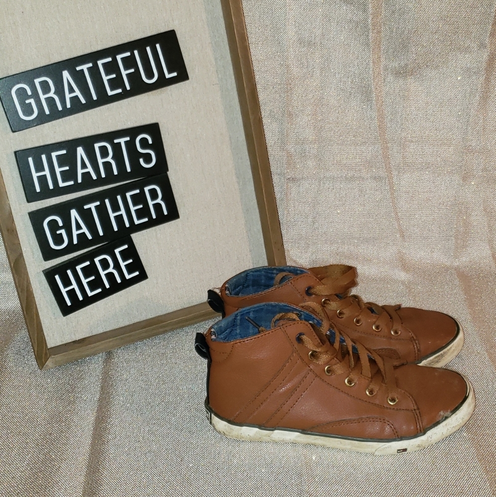 🏷 Hilfiger High Top Youth Sneakers